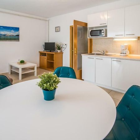 Apartments Marija & Anton Malinska Kültér fotó