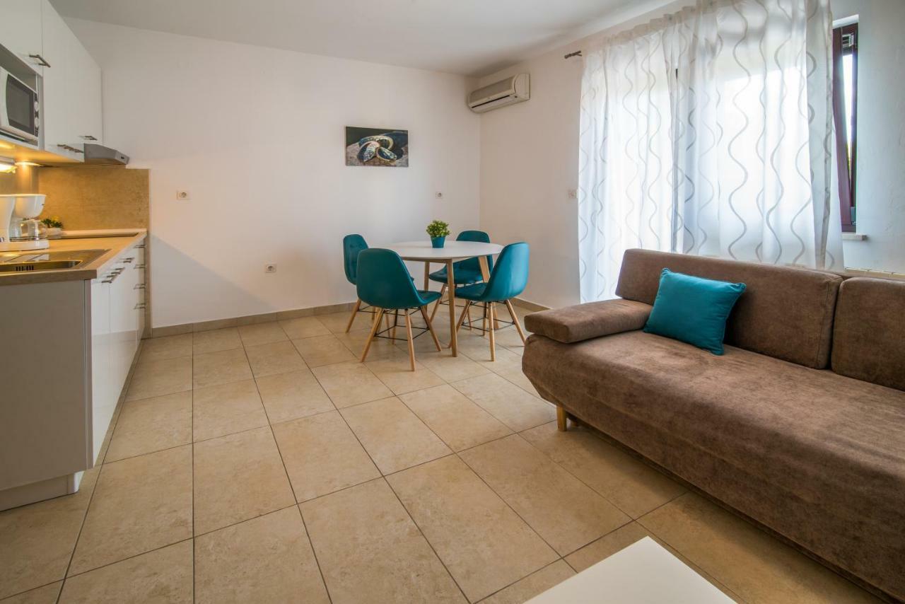 Apartments Marija & Anton Malinska Kültér fotó
