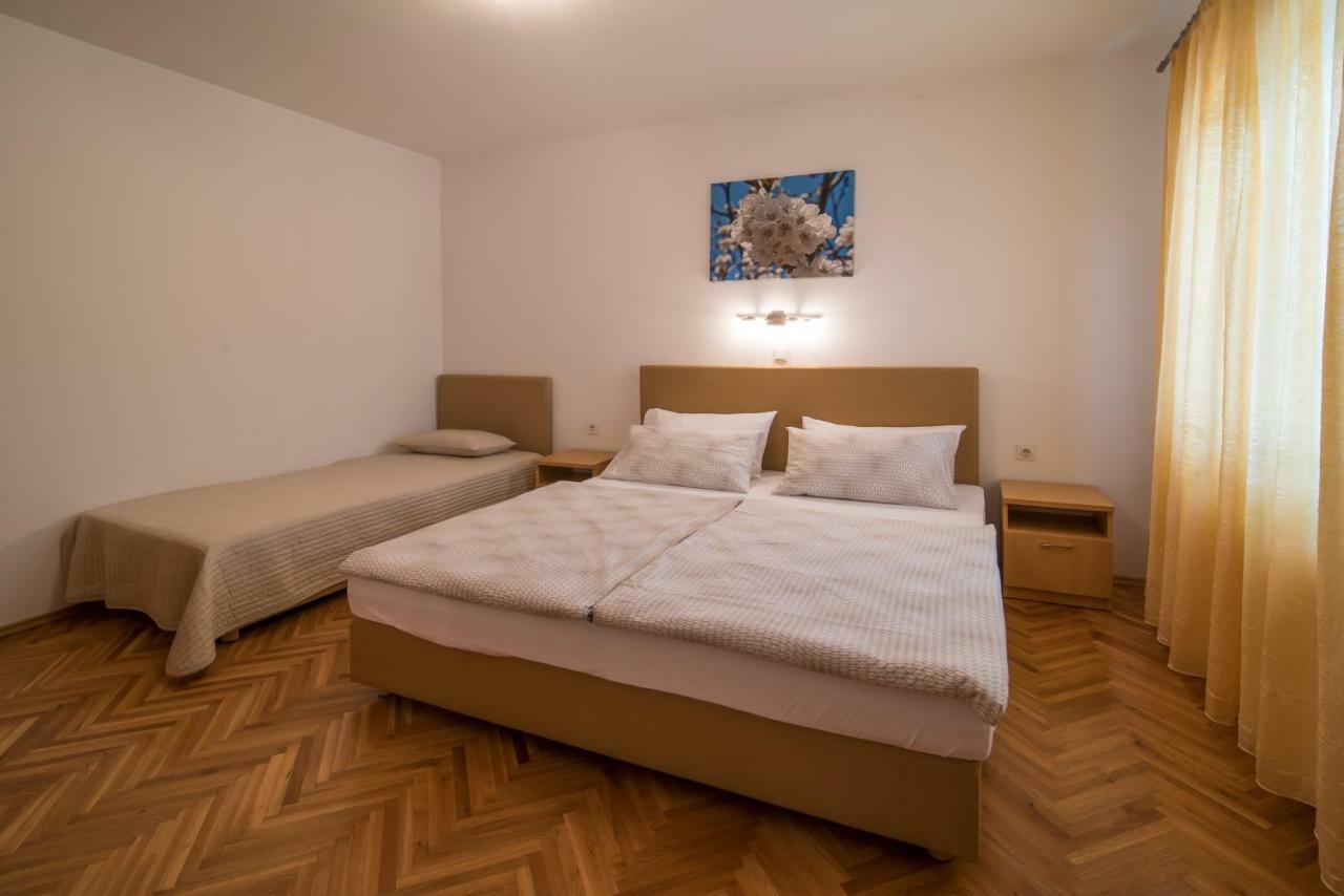 Apartments Marija & Anton Malinska Kültér fotó